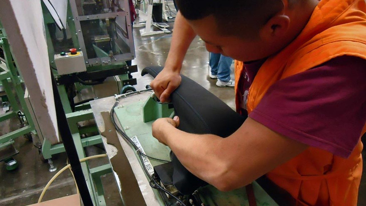 México atiende denuncia de EU: revisará si hubo abuso laboral en autopartista de Coahuila