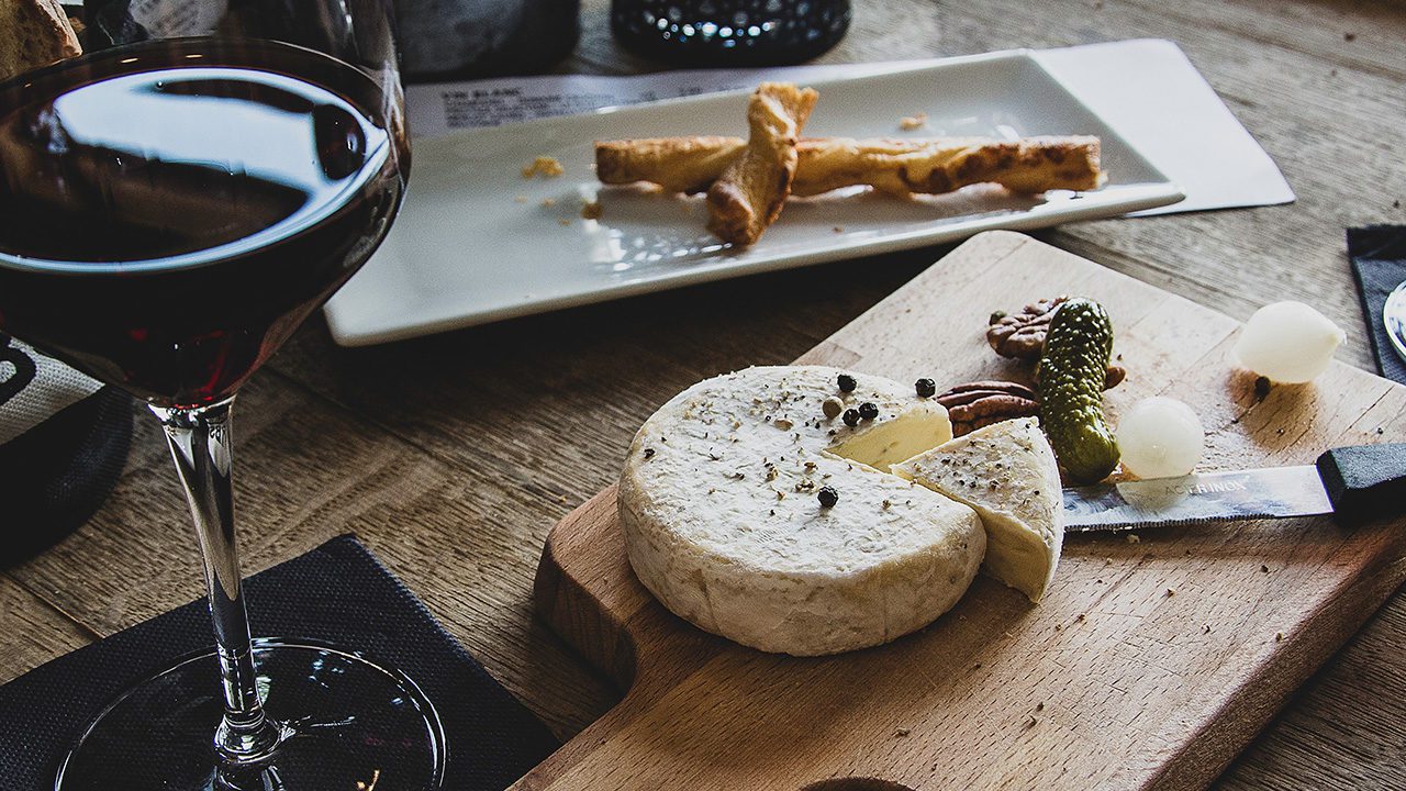 Maridaje con quesos: Recomendaciones de excelencia