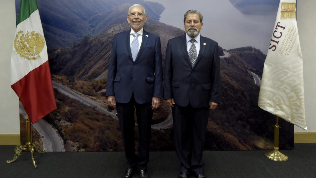 AMLO remueve a Carlos Morán del AICM; dan dirección a mando naval en retiro