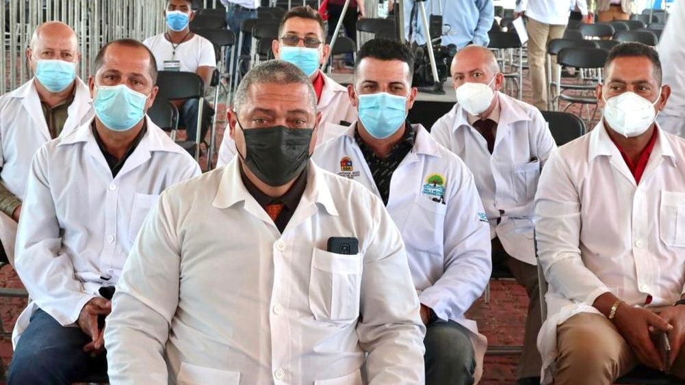 Gobierno de México ampliará convenio para recibir médicos de Cuba