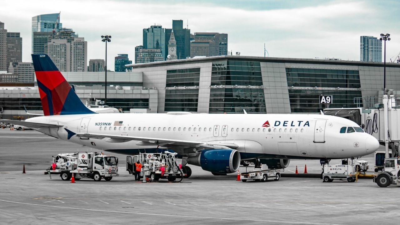 Delta Airlines ofreció 202,000 pesos a pasajeros que cedieran su asiento en vuelo sobrevendido