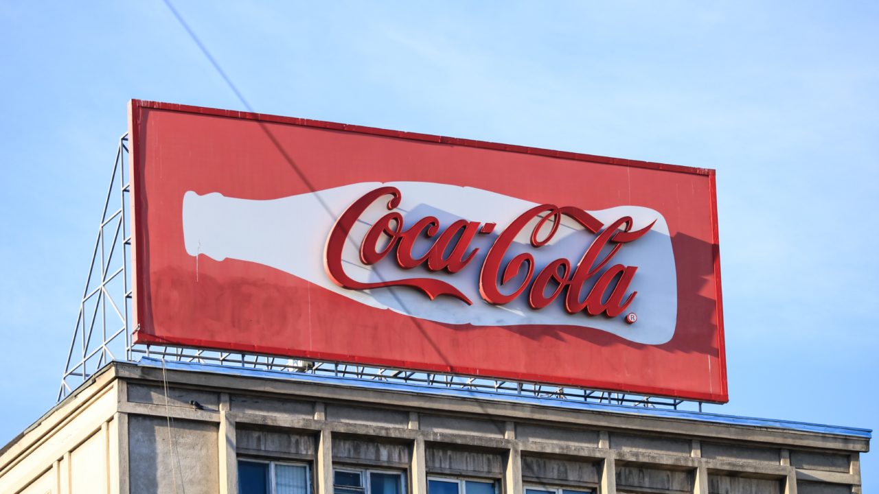 Coca-Cola prevé alcanzar el tope de ventas en 2024 gracias a la fuerte demanda de refrescos en EU