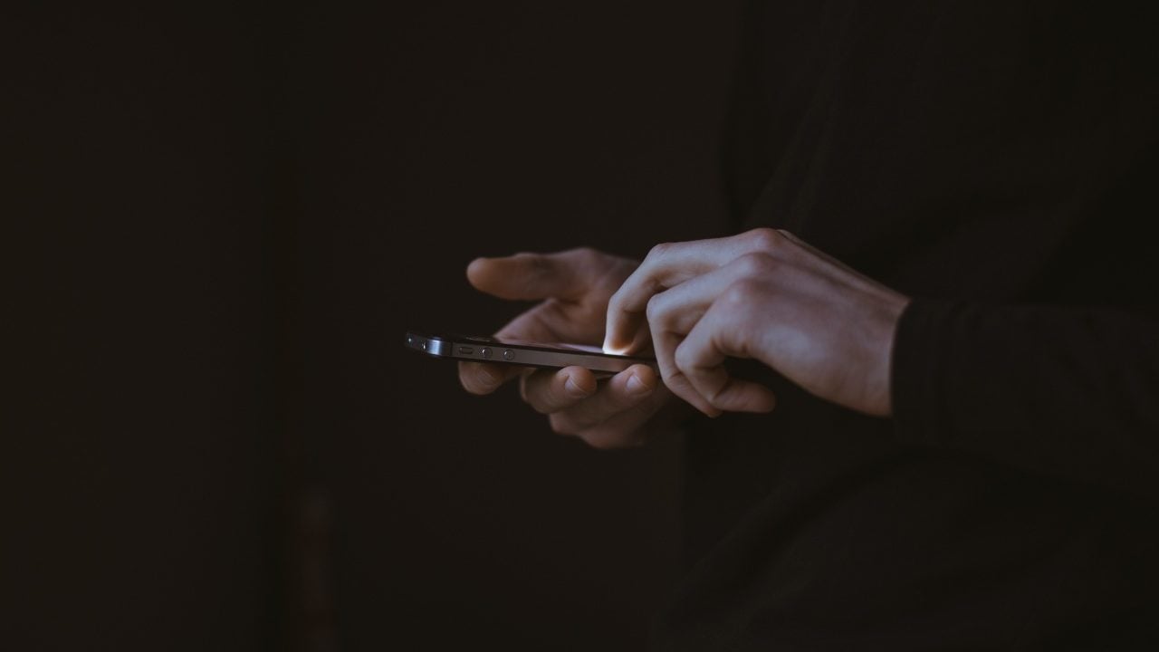 Tu celular puede ser rastreado por terceros: así puedes saber si eres víctima de spyware