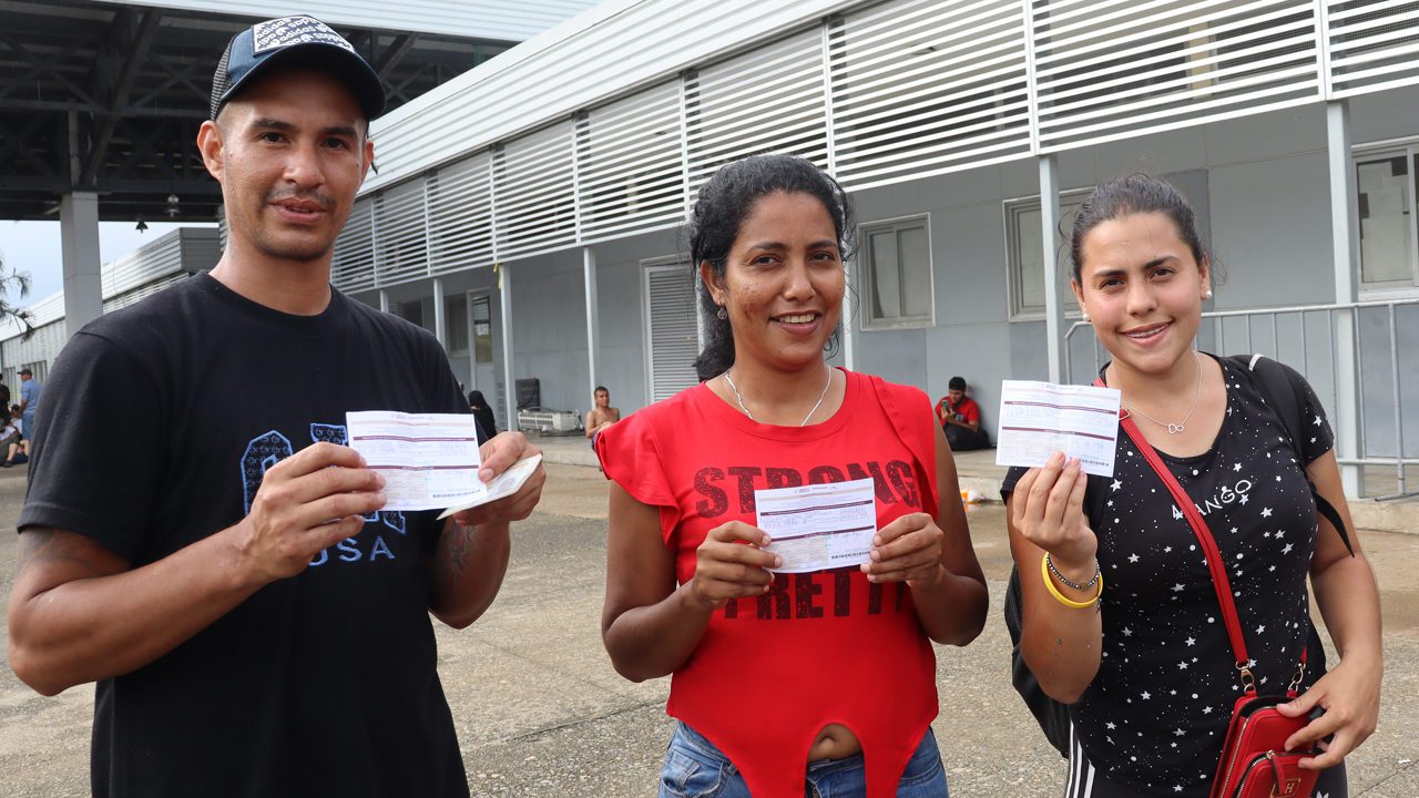 México emite 2,000 permisos de estancia temporal a migrantes en frontera con Guatemala