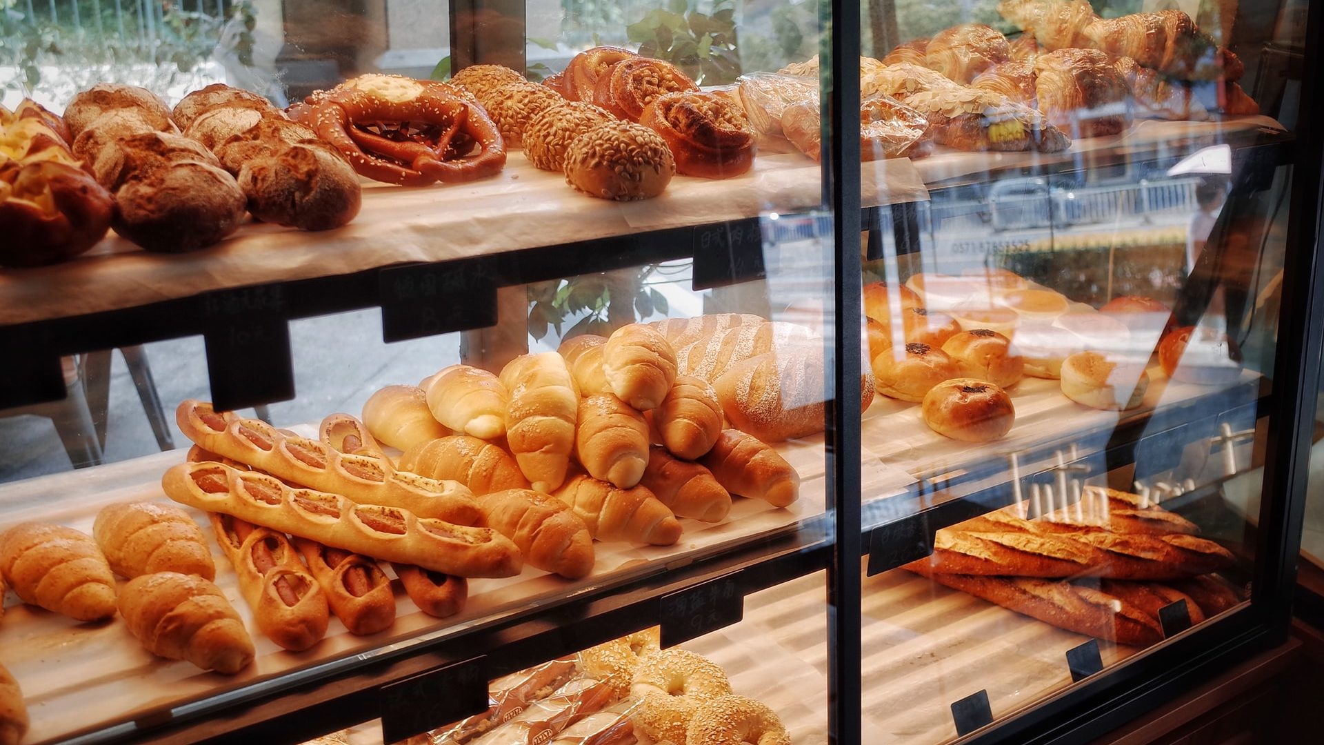 Ante la inflación, los panaderos salen a la calle para buscar compradores