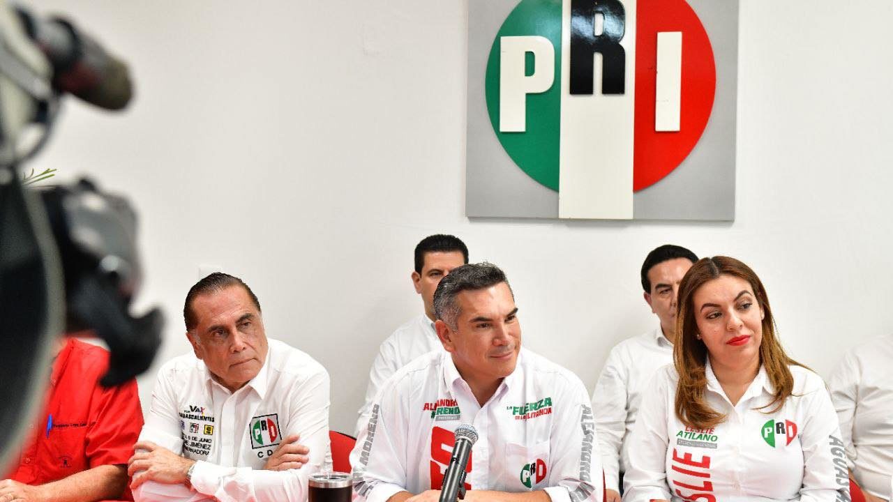 Hace 25 años el PRI dejó de ser mayoría en el Congreso y sigue en picada