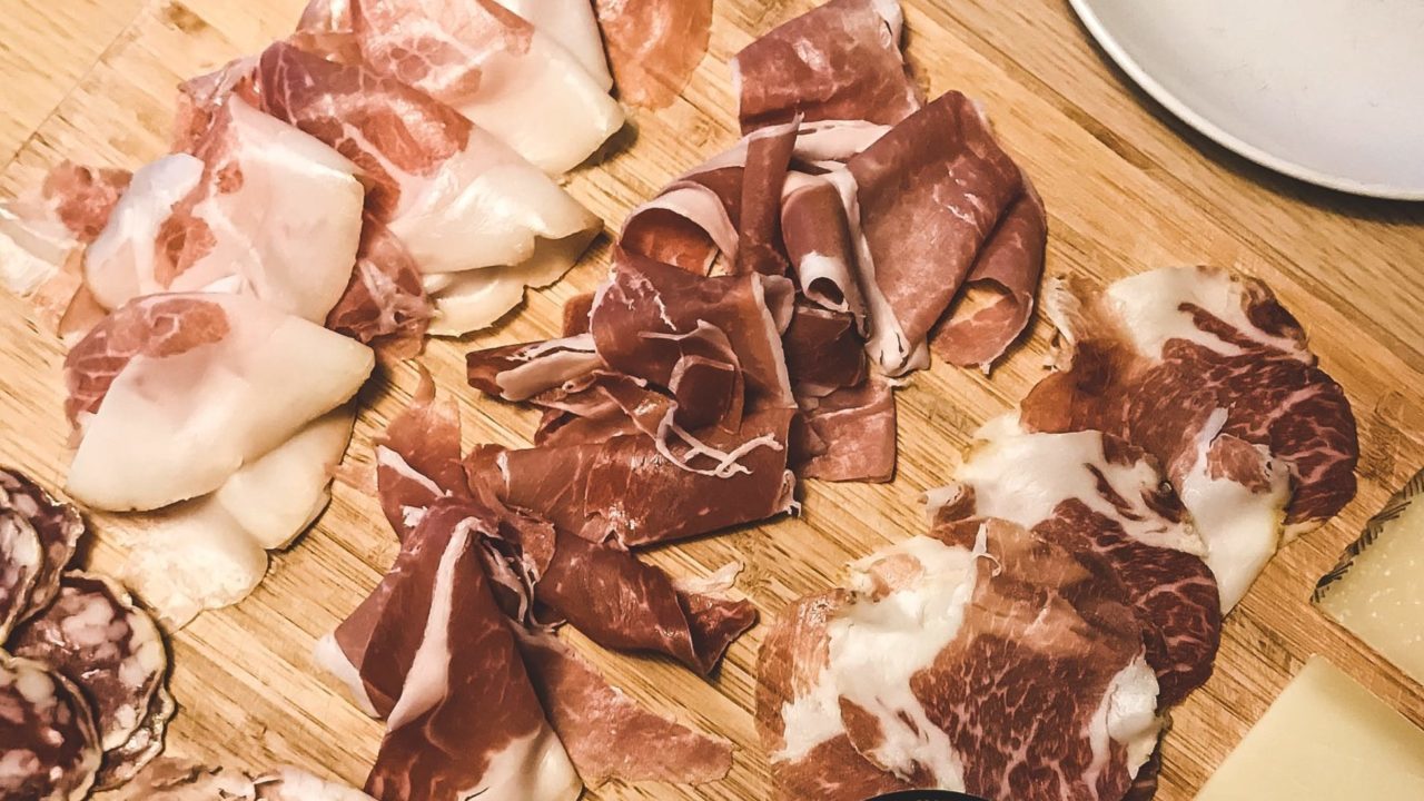Aconsejan comer menos de 150g de charcutería y embutidos a la semana por riesgo de cáncer