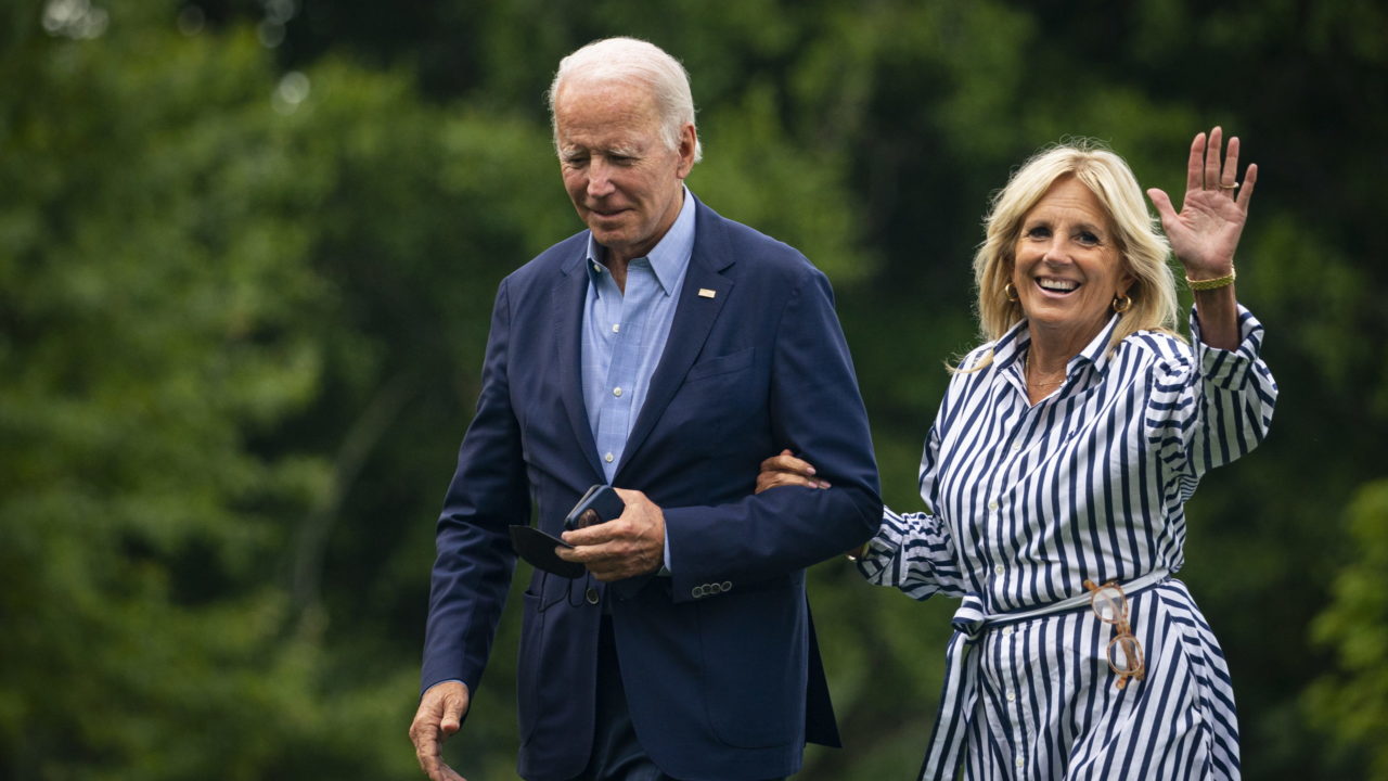 Biden se solidariza con Truss ante difícil momento de la reina Isabel II