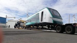 La cabina del Tren Maya. Foto. Tomada de @DinoMadrid