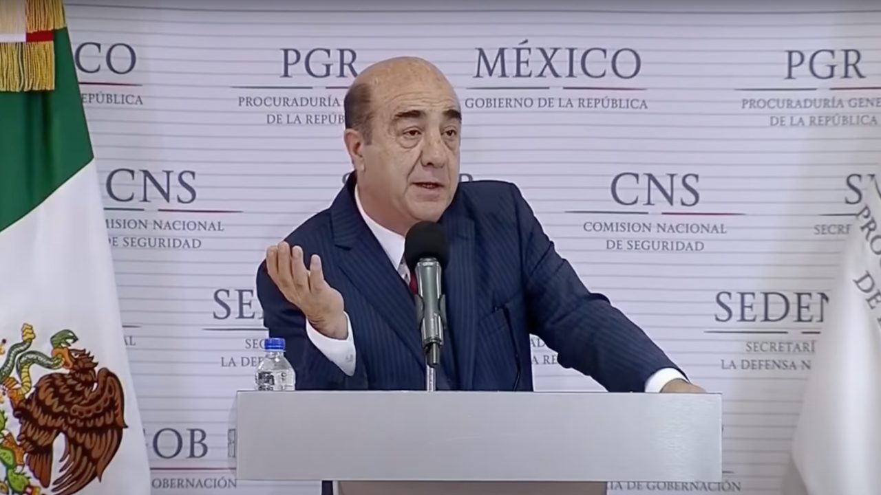 Jesús Murillo Karam obtiene suspensión provisional a su vinculación por el caso Ayotzinapa