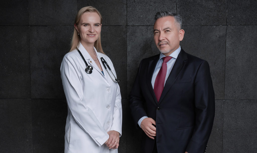 Ekaterina Kostioukhina e Israel Reyes, expertos en ciberseguridad.