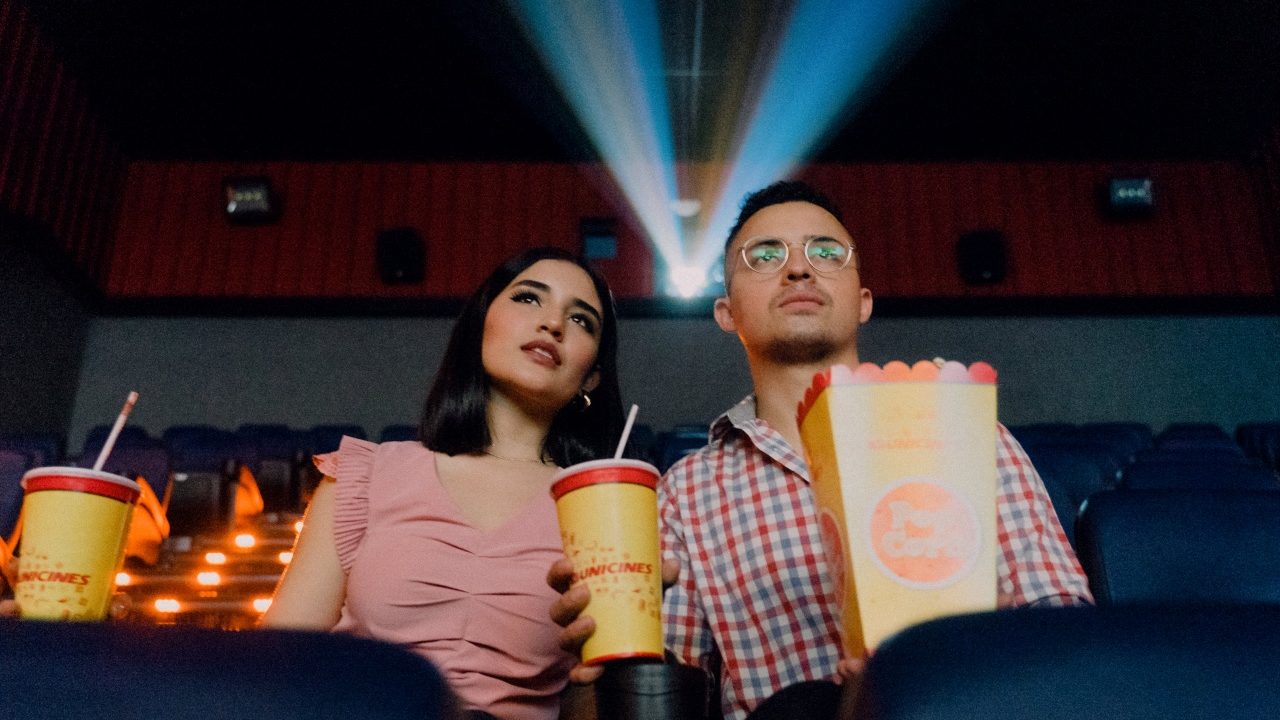 Demuestran que el cerebro se relaja al mirar películas: estudio