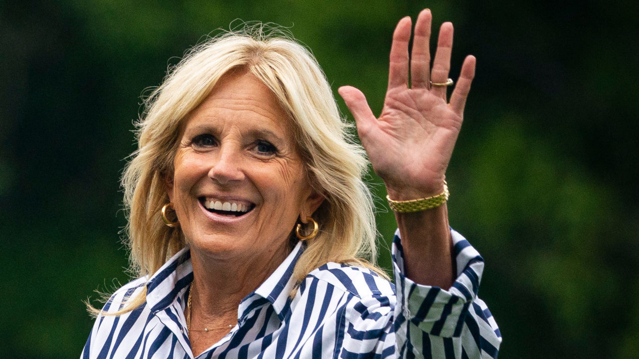 Primera dama de EU, Jill Biden, da positivo a Covid-19