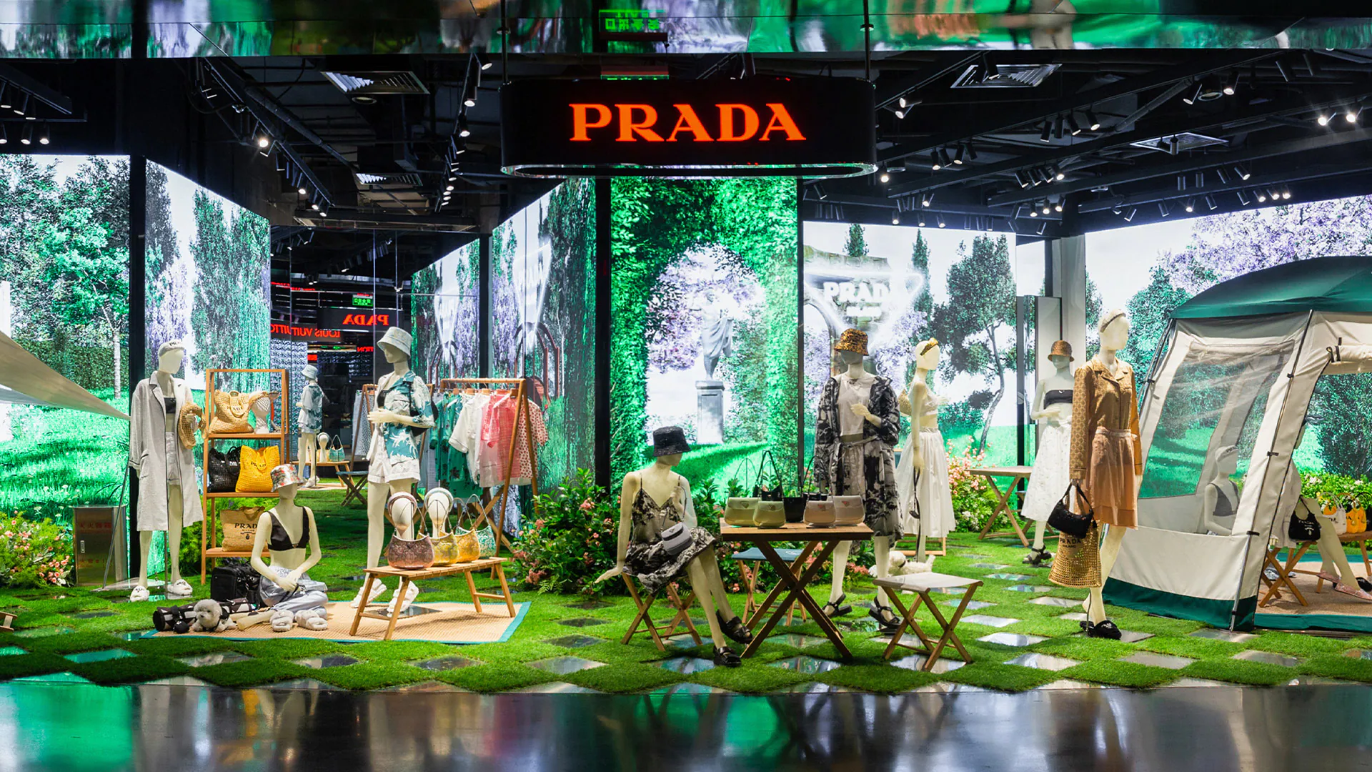 Prada busca una valoración de 1,000 mdd en su cotización en Milán