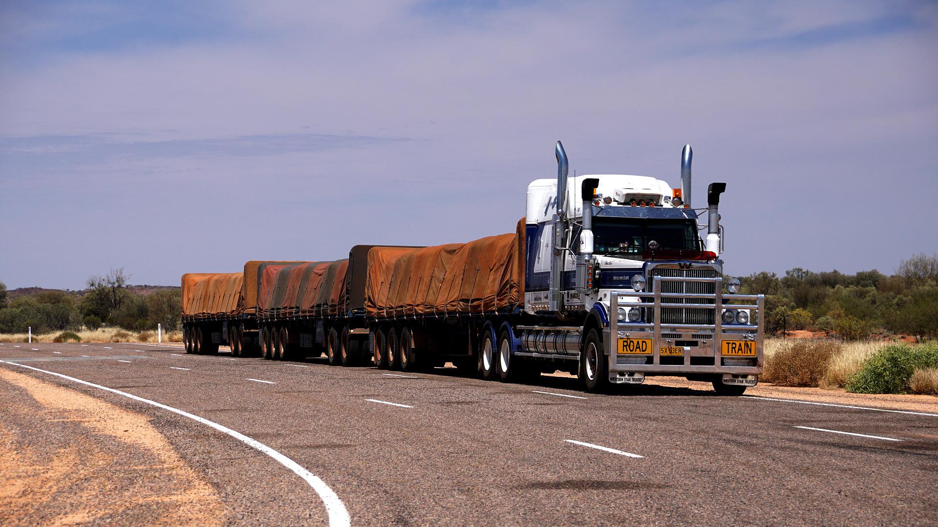 AMDA advierte riesgos por circulación de camiones chatarra que llegan de EU
