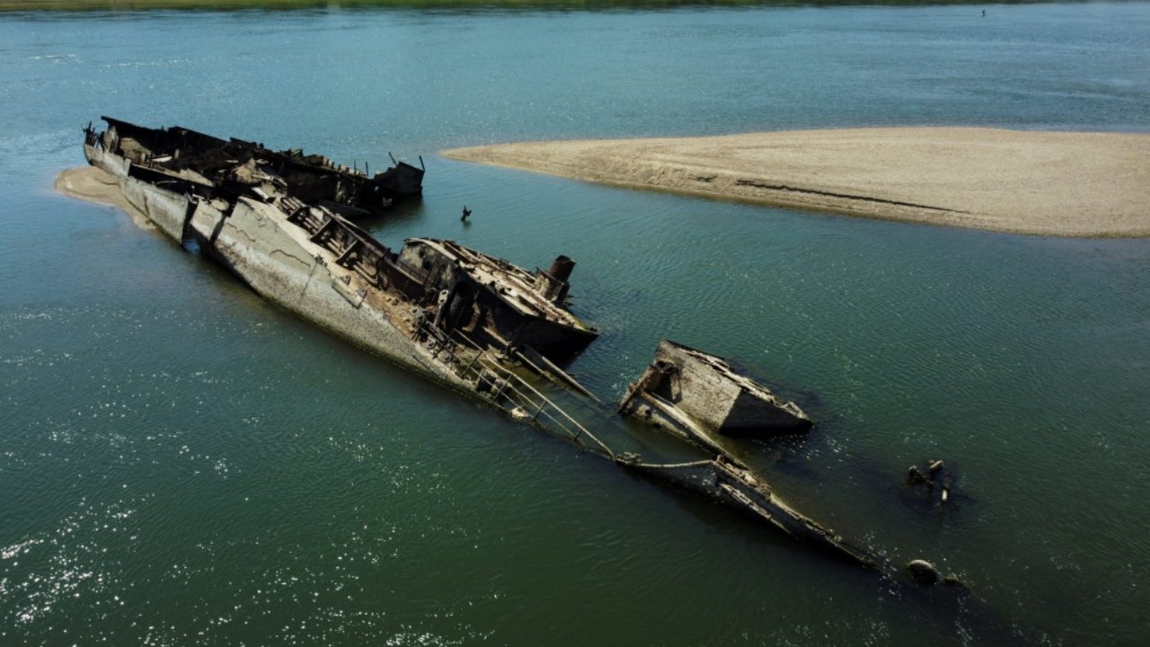 Sequía en Europa deja al descubierto piedras antiguas y barcos de la Segunda Guerra Mundial