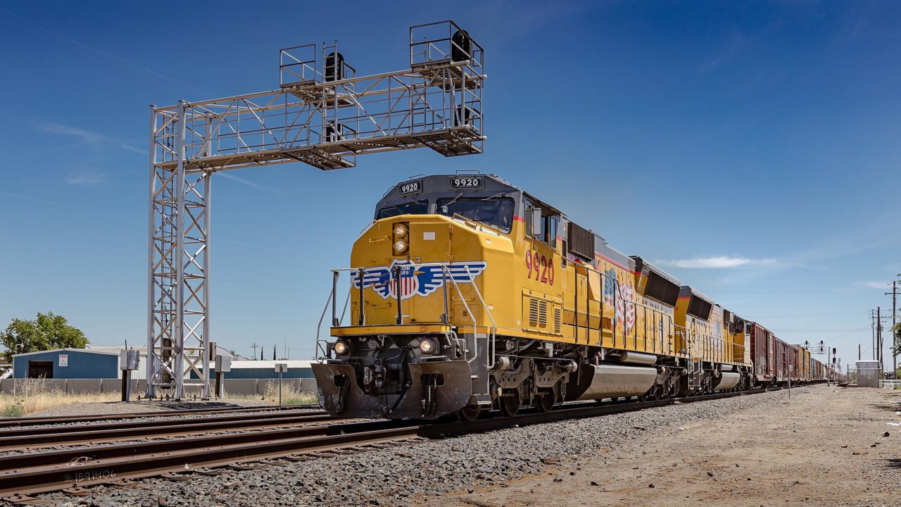 Atorón ferroviario afecta envíos agrícolas de EU a México