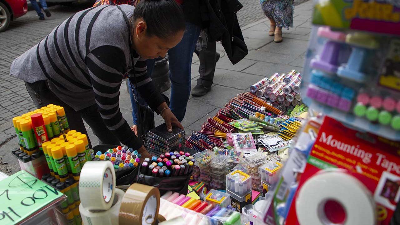 Familias gastarán entre 5,500 y 7,500 pesos por alumno para regreso a clases