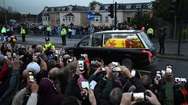Llegada cortejo fúnebre de la Reina Isabel II Londres
