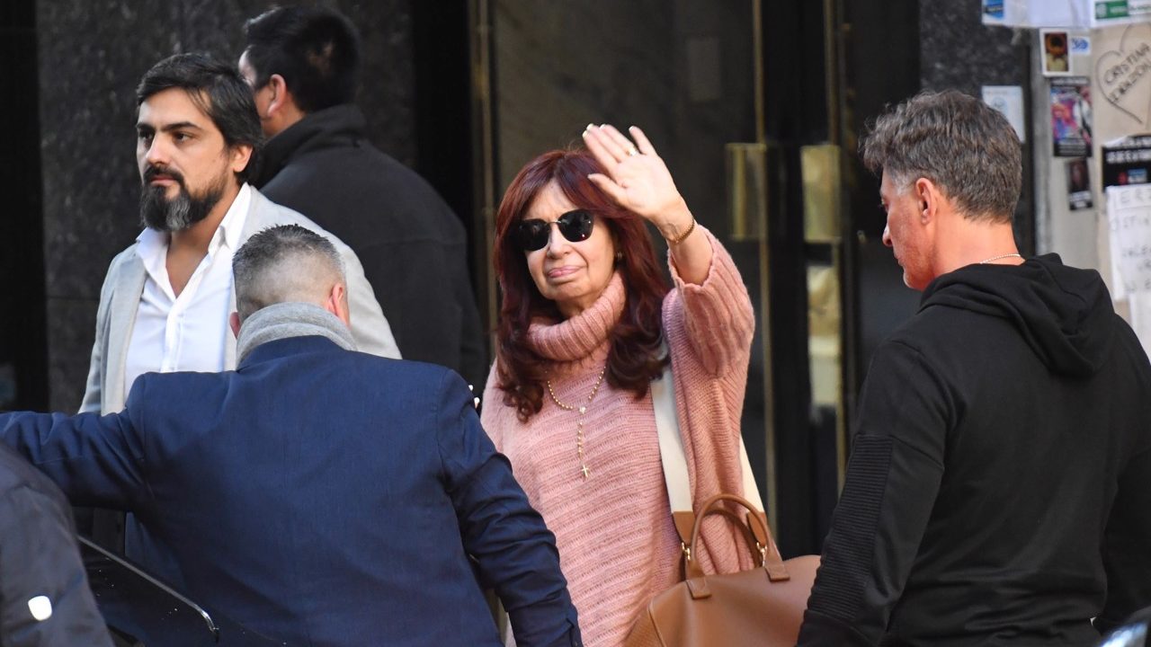 Cristina Fernández reitera su inocencia y atribuye atentado al clima judicial en su contra