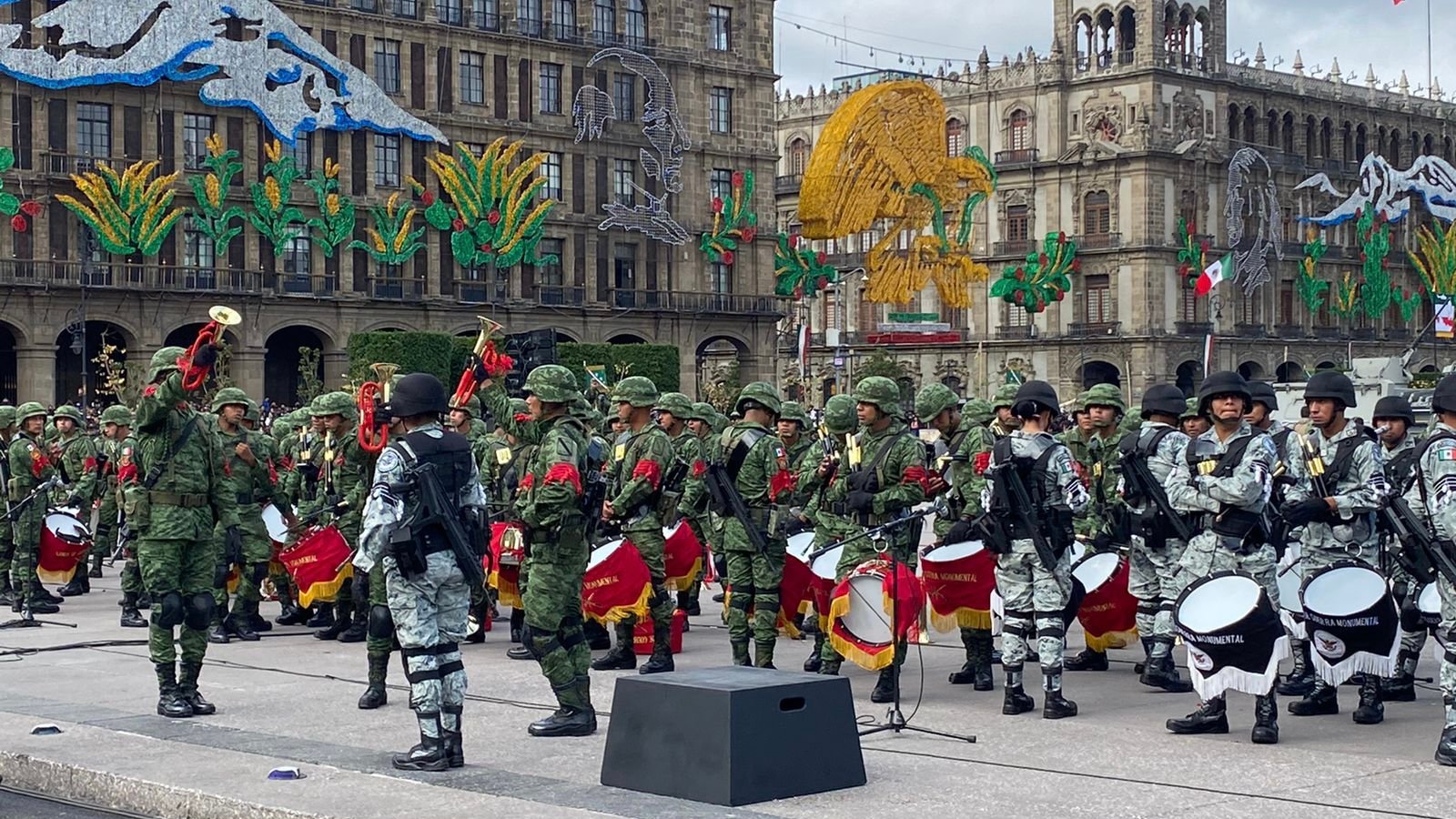 VIDEOS Y FOTOS: Desfilan Fuerzas Armadas para conmemorar Independencia