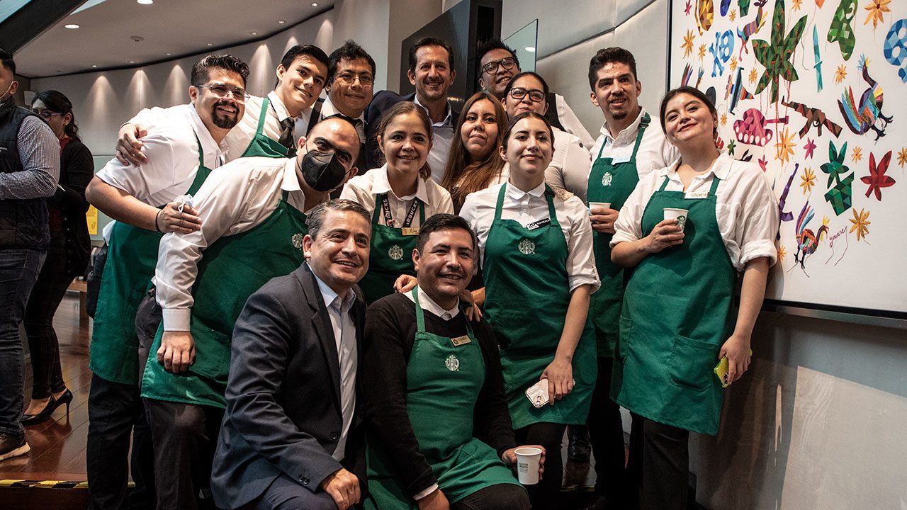 Starbucks cumple 20 años en México e invertirá 4,500 mdp para abrir más cafeterías