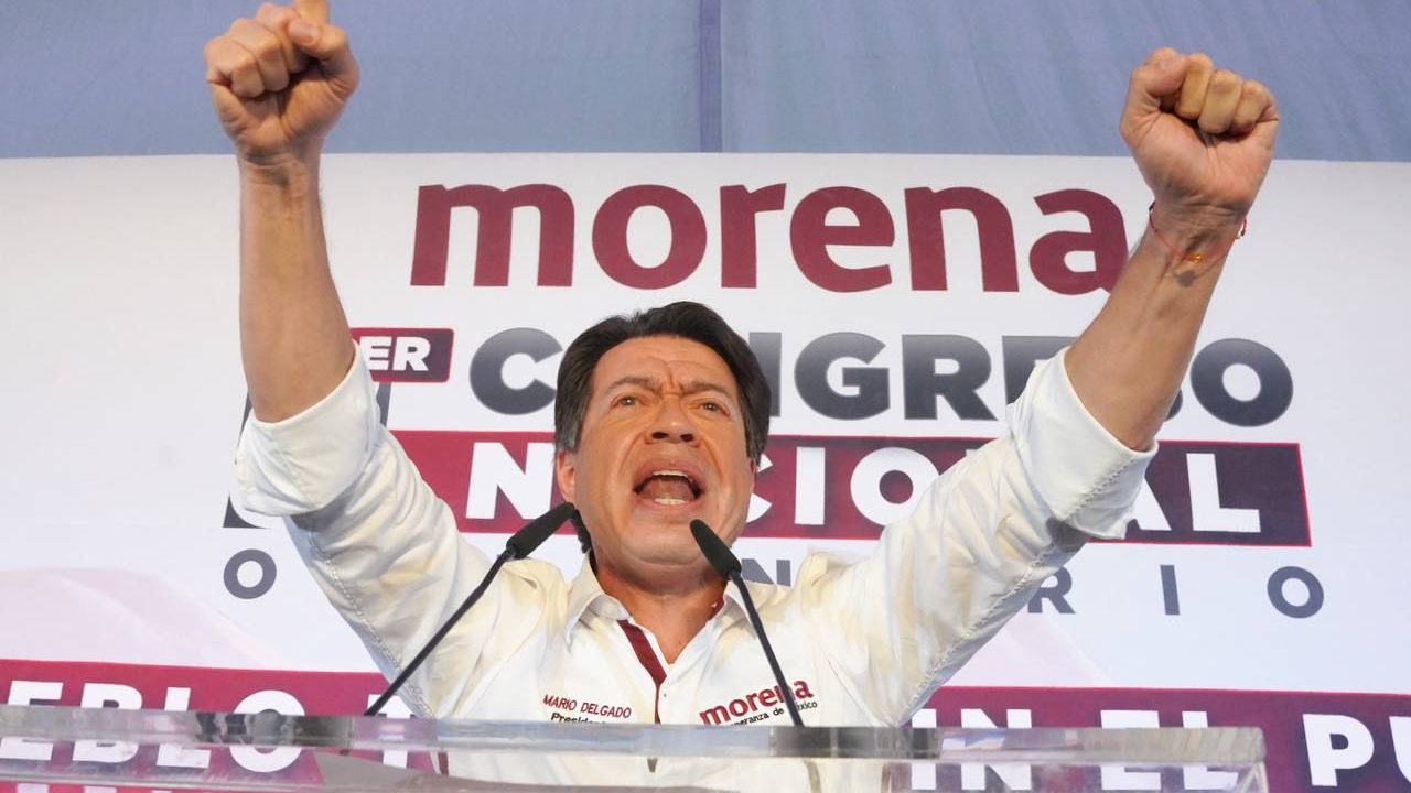 Delgado prolonga su dirigencia en Morena hasta 2024; Durazo liderará Consejo Nacional
