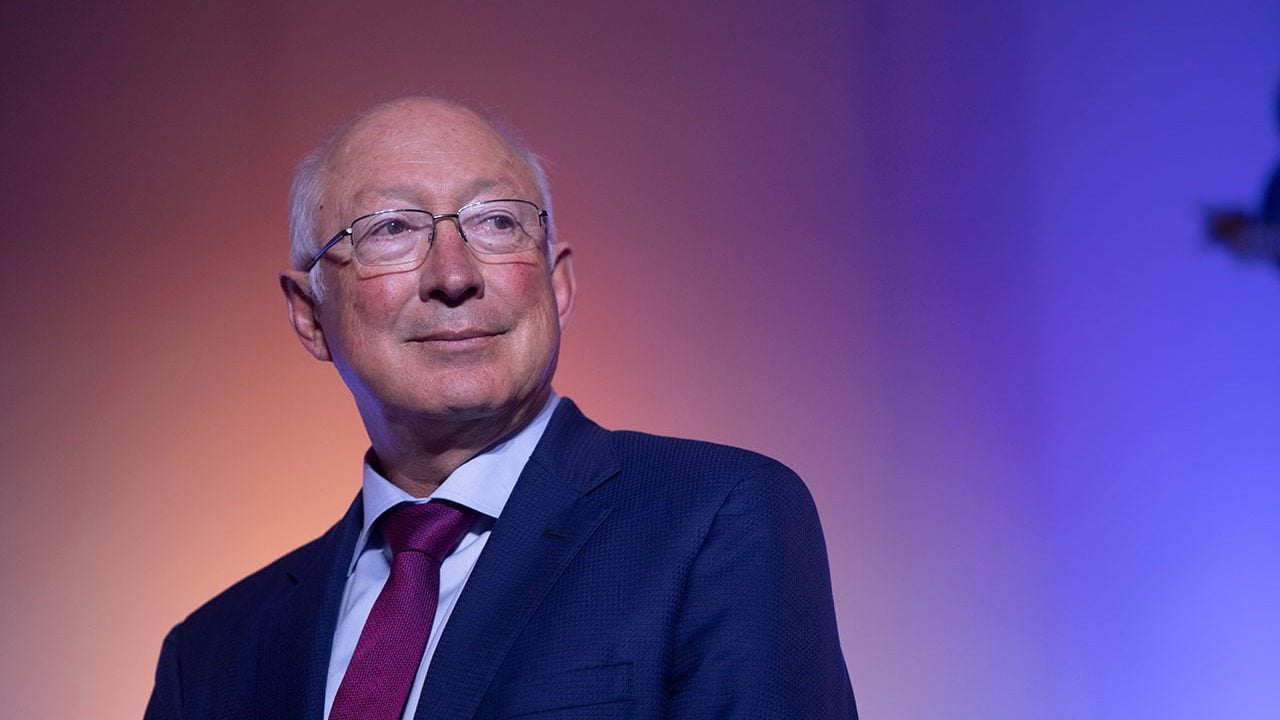 Empresas y Gobierno de EU apoyarán la transición energética en México: Ken Salazar
