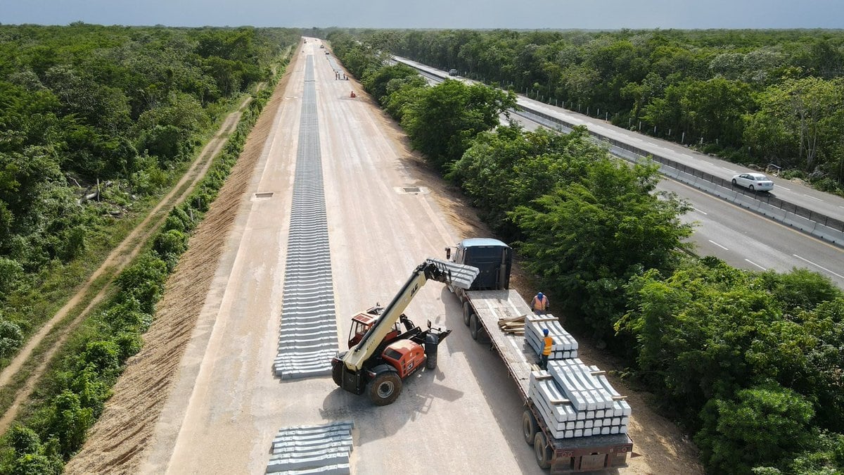 Ejército solo reparará carreteras dañadas por el Tren Maya: constructores