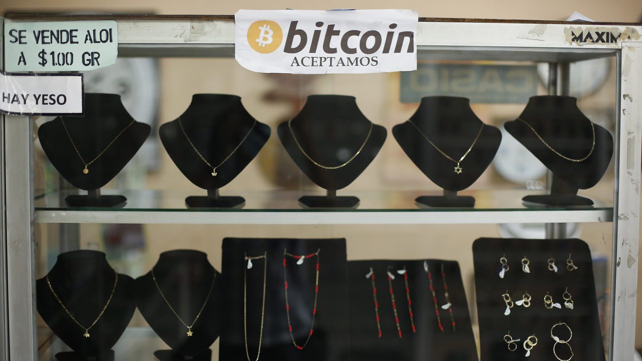 La revolución que no llega: El Salvador cumple un año de adopción del Bitcoin
