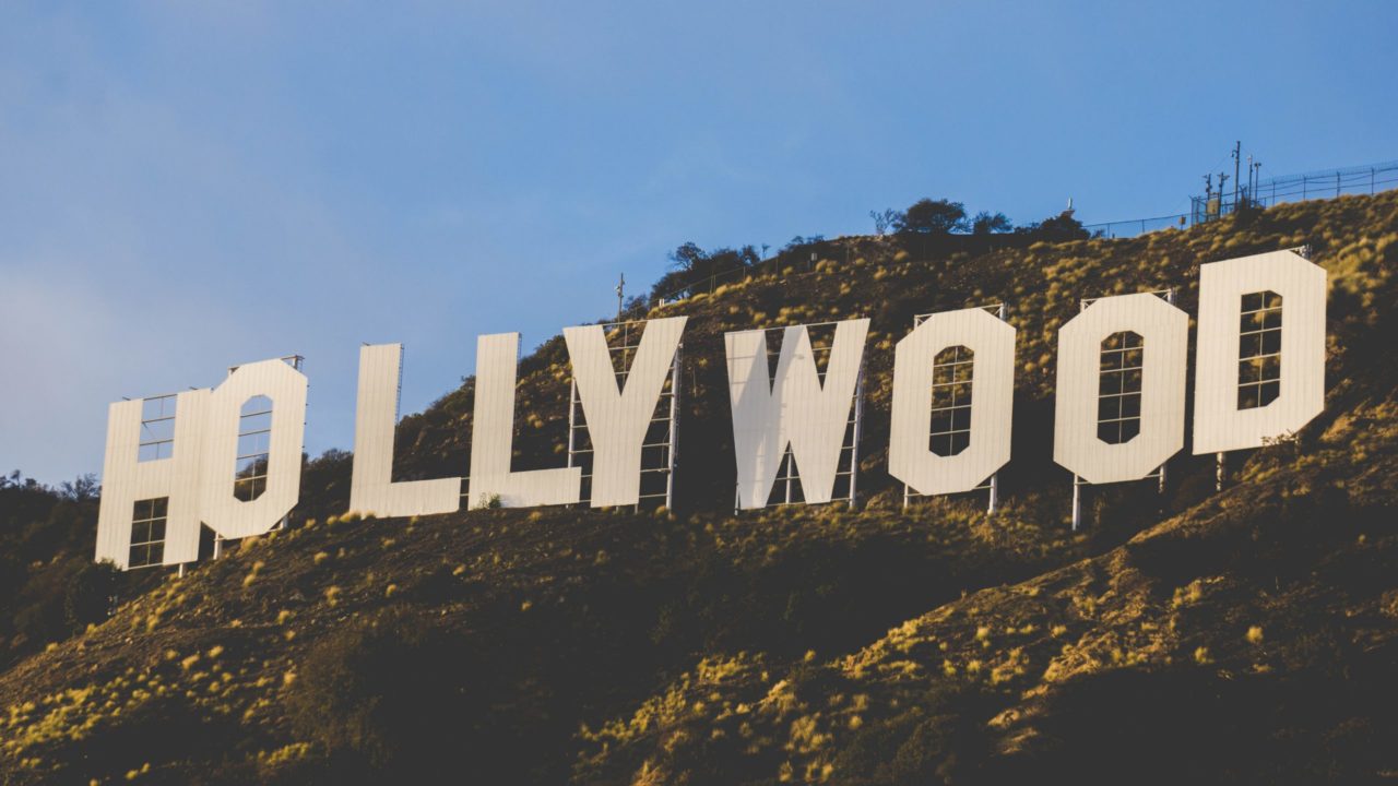 El emblemático letrero de Hollywood es repintado previo a su centenario