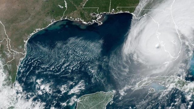 Huracán Ian toca tierra en Florida con vientos de 240 km/h