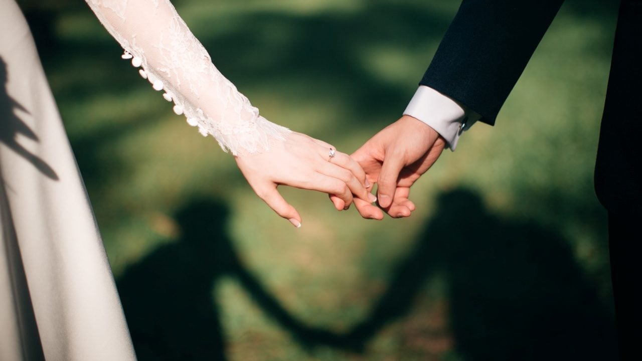 Capitulaciones matrimoniales: ¿cómo proteger tu dinero si se van a casar?