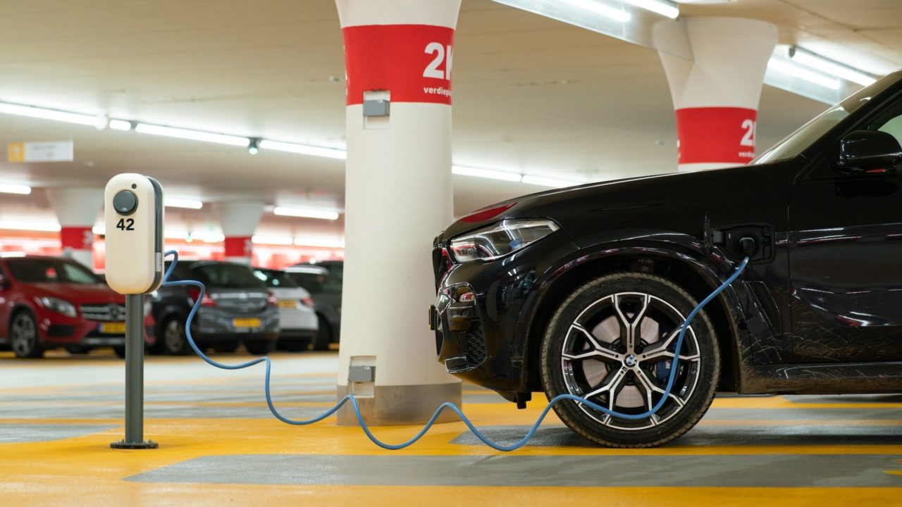 Estas son las entidades donde más sufrirás para conectar un auto eléctrico