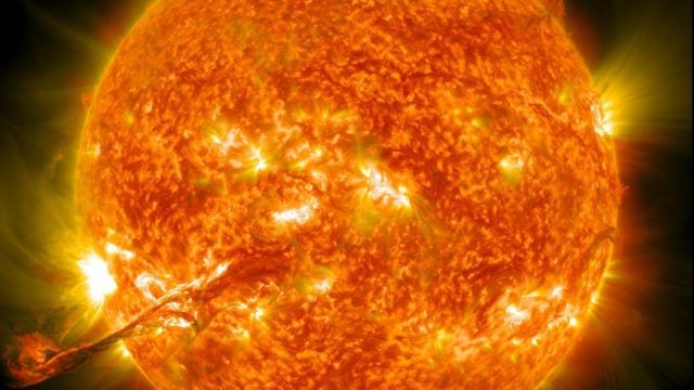 Sol corona solar altas temperaturas
