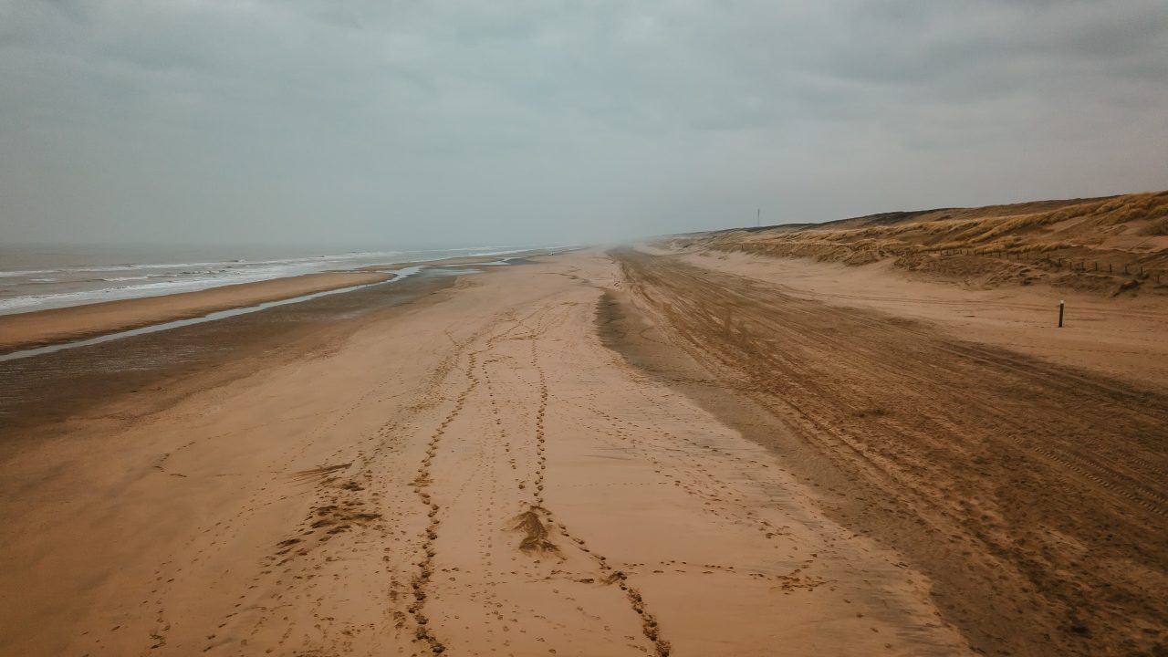 Por esta razón el mar retrocede antes de un huracán