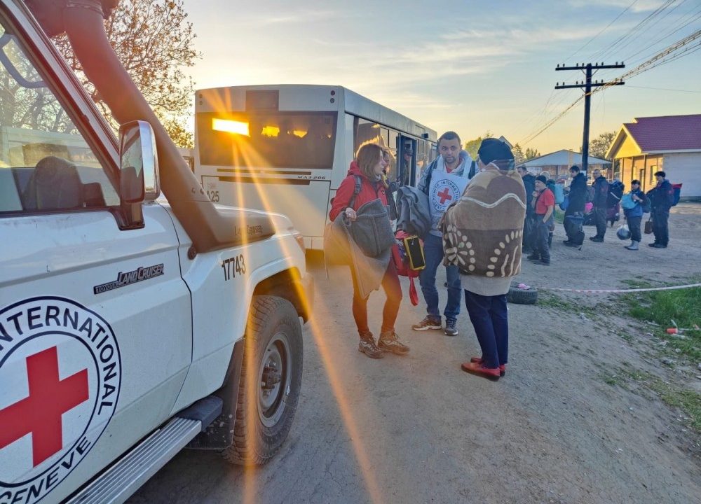 Cruz Roja detiene trabajo de campo en Ucrania por razones de seguridad