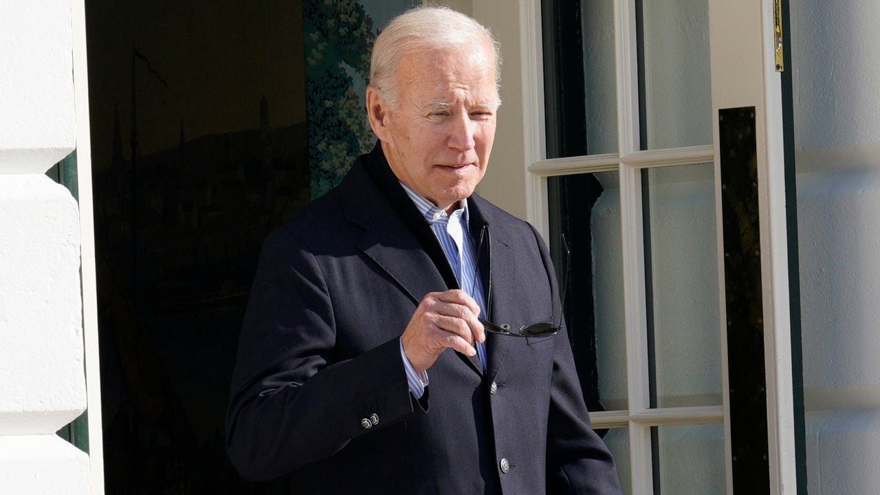Biden inicia el tercer año de su mandato acosado por escándalo de documentos