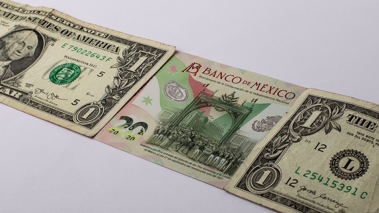 Peso avanza por segunda jornada previo a la decisión de tasas de la Fed