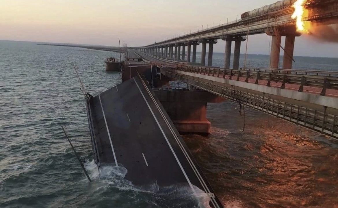Explosión daña puente estrátegico que une Rusia con Crimea