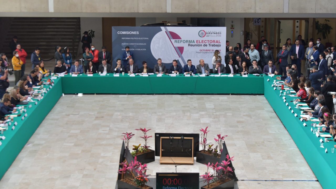 Diputados forman grupo para analizar más de 100 iniciativas sobre reforma electoral