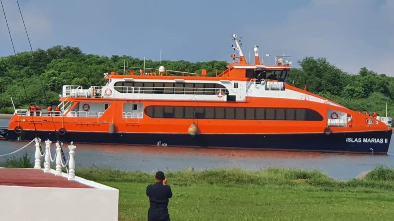 Así son los ferris de bandera china que trasladarán a turistas a las Islas Marías
