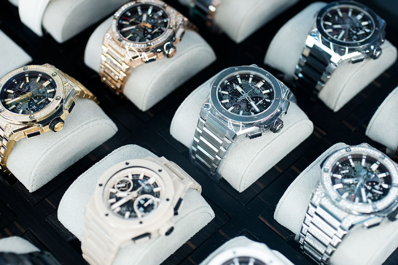 Las acciones de los fabricantes suizos de relojes de lujo caen tras impacto arancelario de Trump