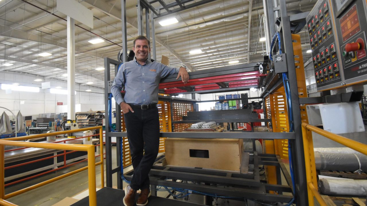 Este empresario mexicano nos reveló su secreto para volverse proveedor de Tesla