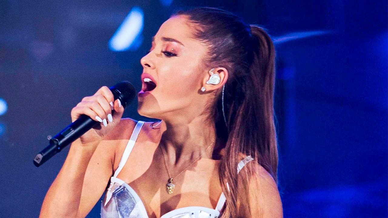 Ariana Grande y otras figuras que han optado por el cabello rubio