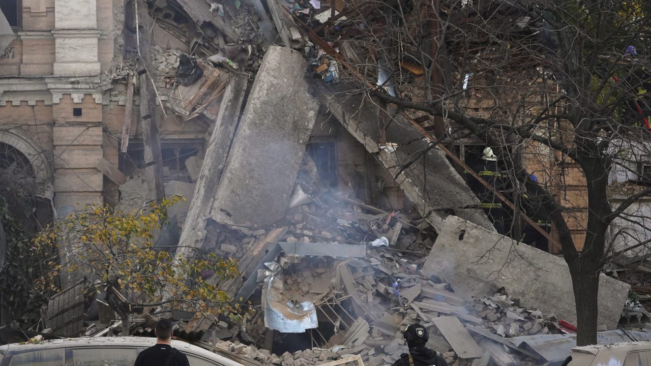Rusia lanza nuevos y mortíferos ataques contra el centro de Kiev utilizando drones