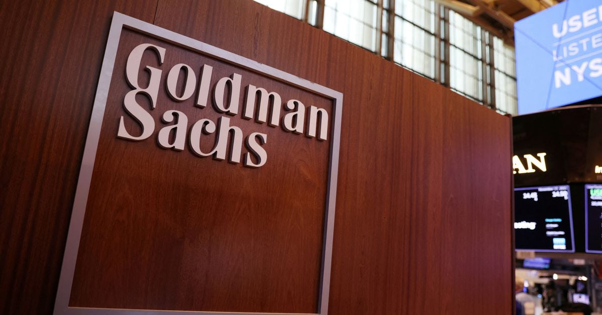 Goldman Sachs anuncia reestructuración y caída de ganancias