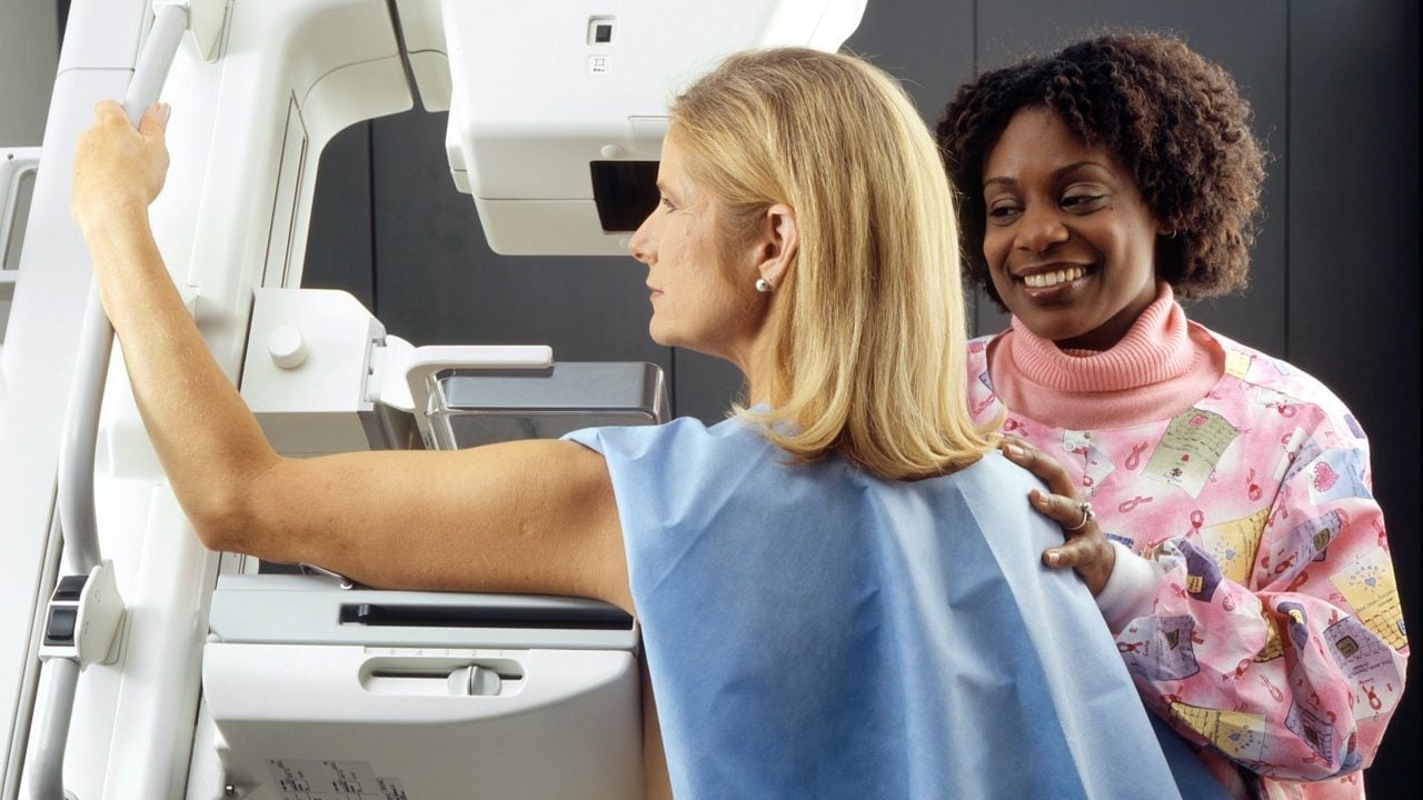 Mamografías apoyadas por IA aumentan un 20% la detección del cáncer de mama