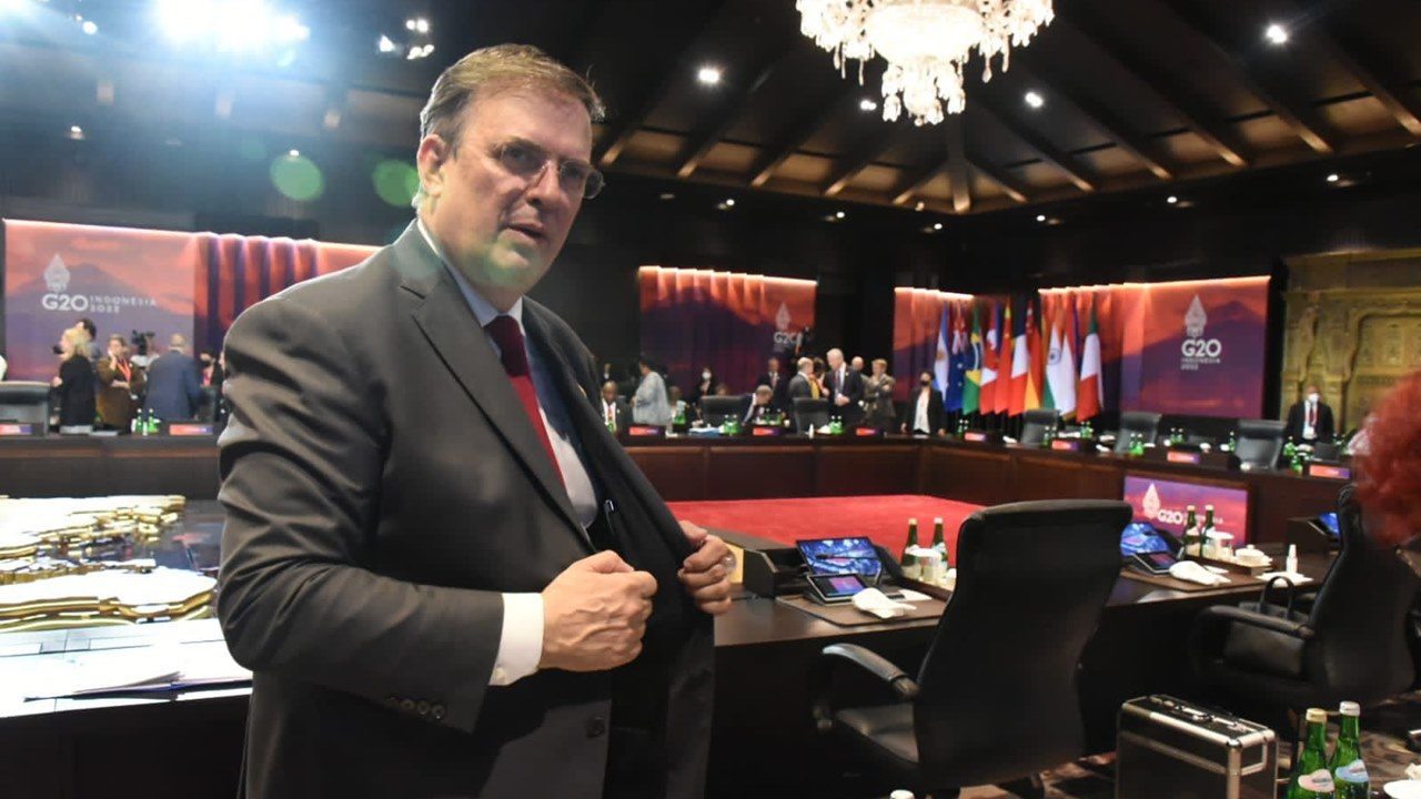 Ebrard dice que fue víctima de persecución durante la administración de Peña Nieto