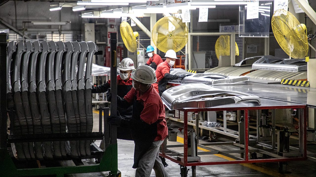 Manufactura pesada, la que más se beneficiaría con nearshoring: BBVA